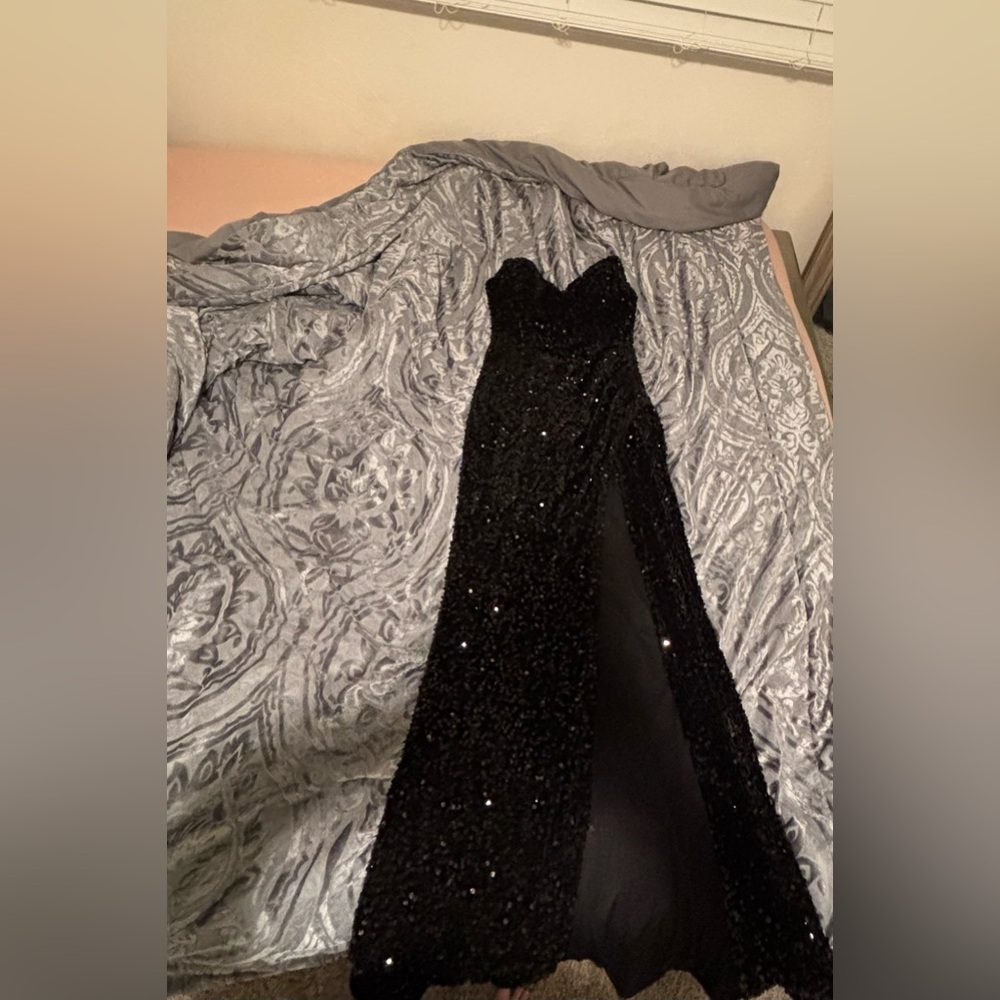 only been worn once